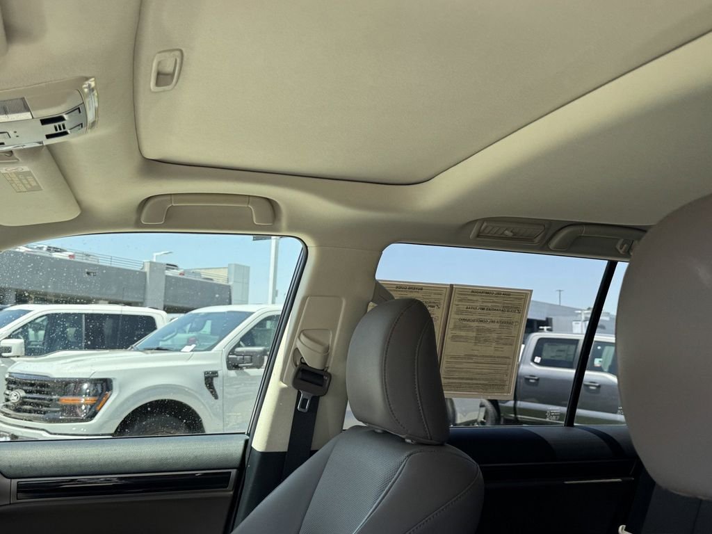 Used 2020 Pearl Lexus 460 image 15