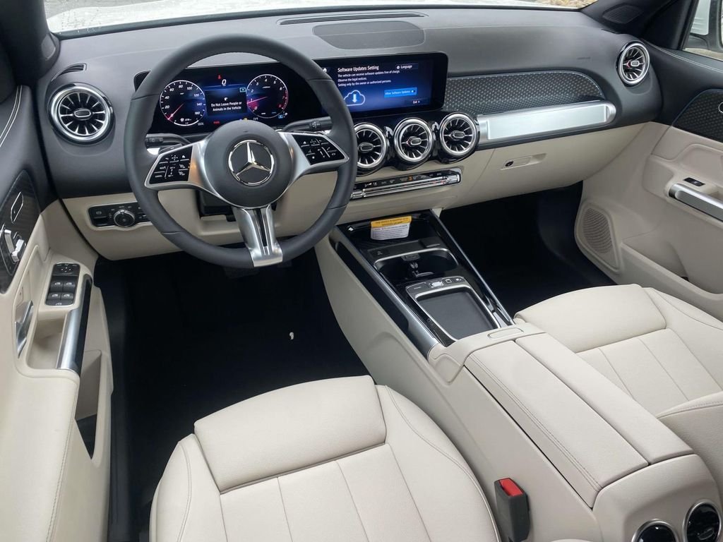 2025 Mercedes-Benz GLB Base - Photo 15