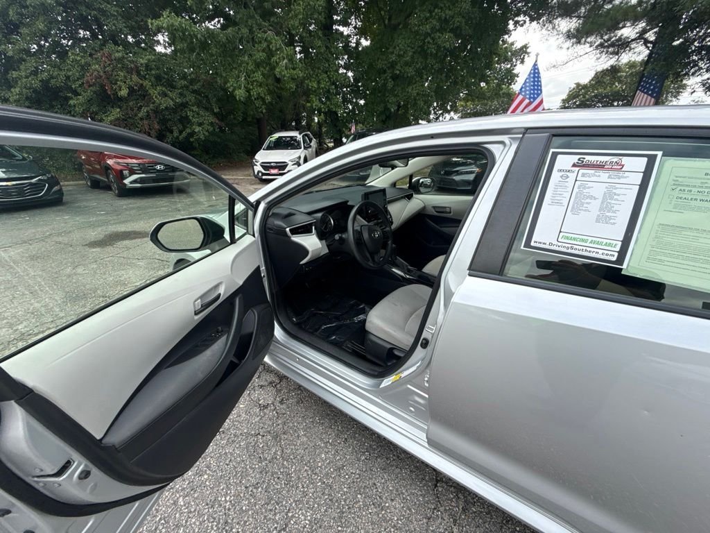 Used 2022 Silver Toyota LE image 12