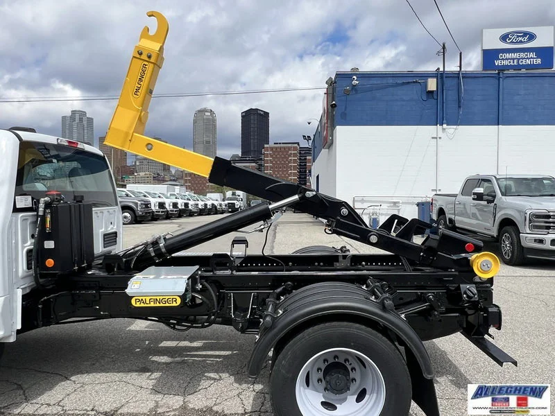 2025 Ford F-600 Super Duty Chassis Cab XL - Photo 11