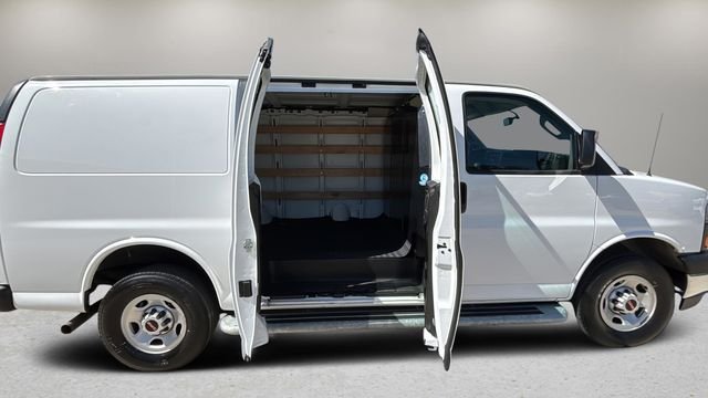 Used 2024 White GMC Work Van image 34