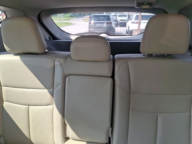 Used 2019 Brown Nissan SL image 19