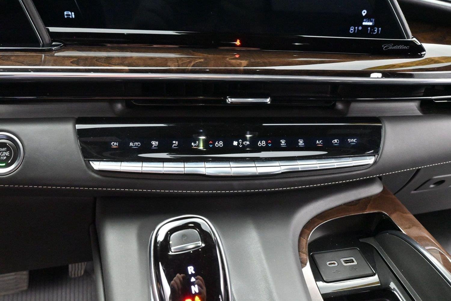 Used 2021 CRYSTAL WHITE TRICOAT Cadillac Sport Platinum image 26