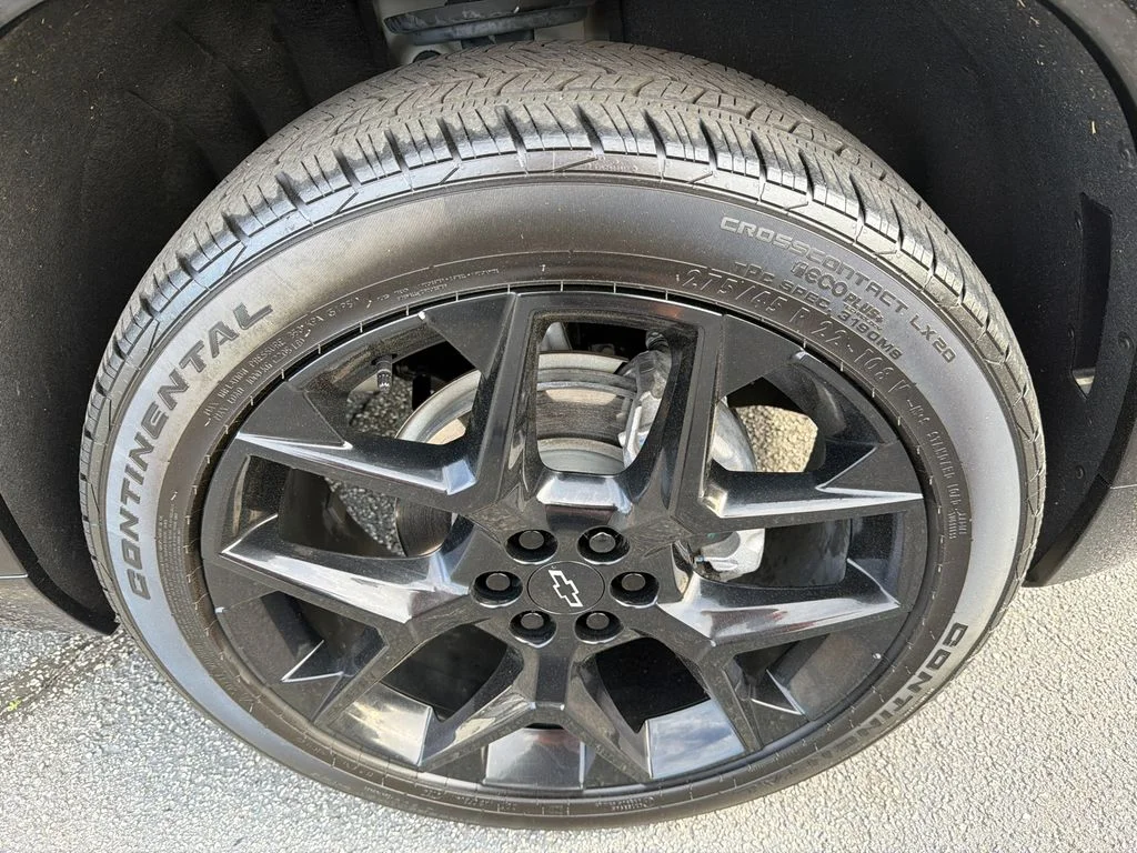 Used 2025 Gray Chevrolet RS image 12