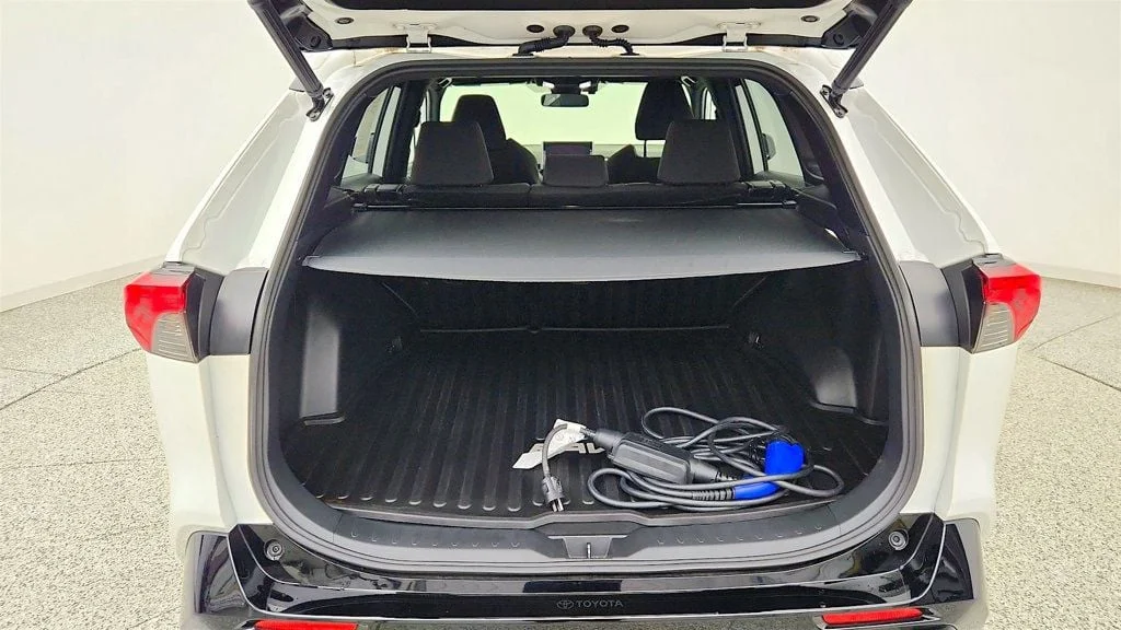 Used 2023 Ice Cap Toyota SE w/ Weather & Moonroof Pkg image 22