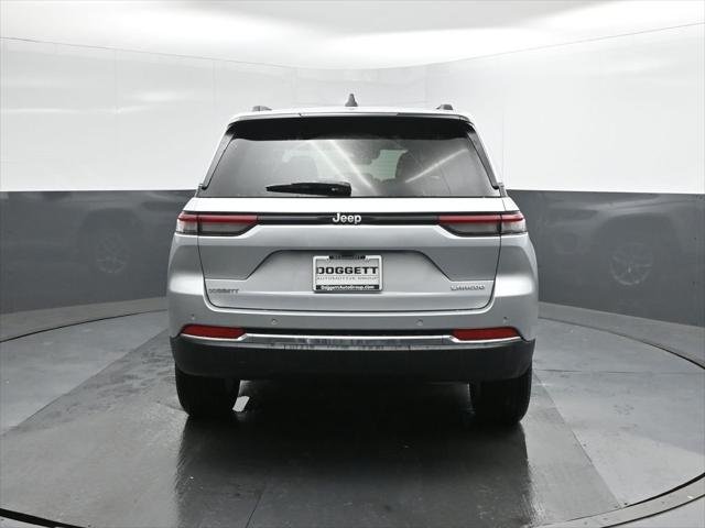 New 2026 Silver Zynith Exterior Paint Jeep Laredo image 8