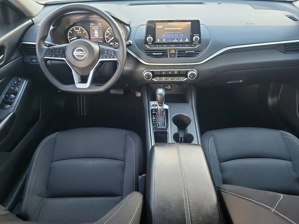 Used 2022 Silver Nissan 2.5 S image 15