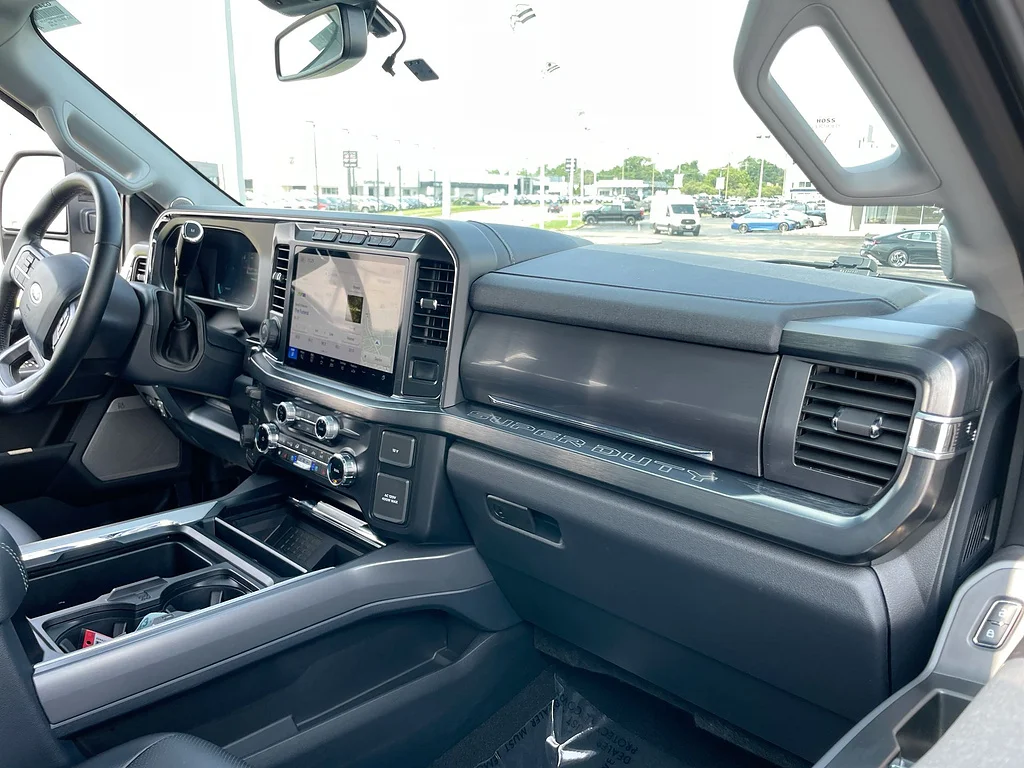 Used 2024 WHITE Ford Lariat image 29