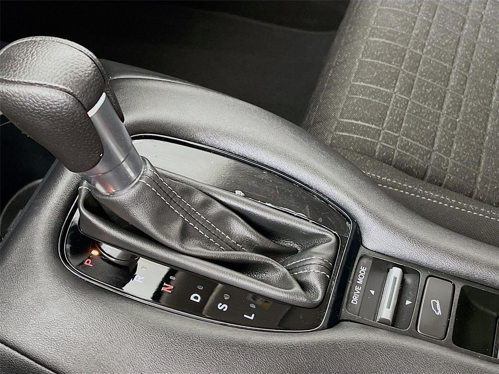 Used 2023 Platinum White Pearl Honda LX image 19
