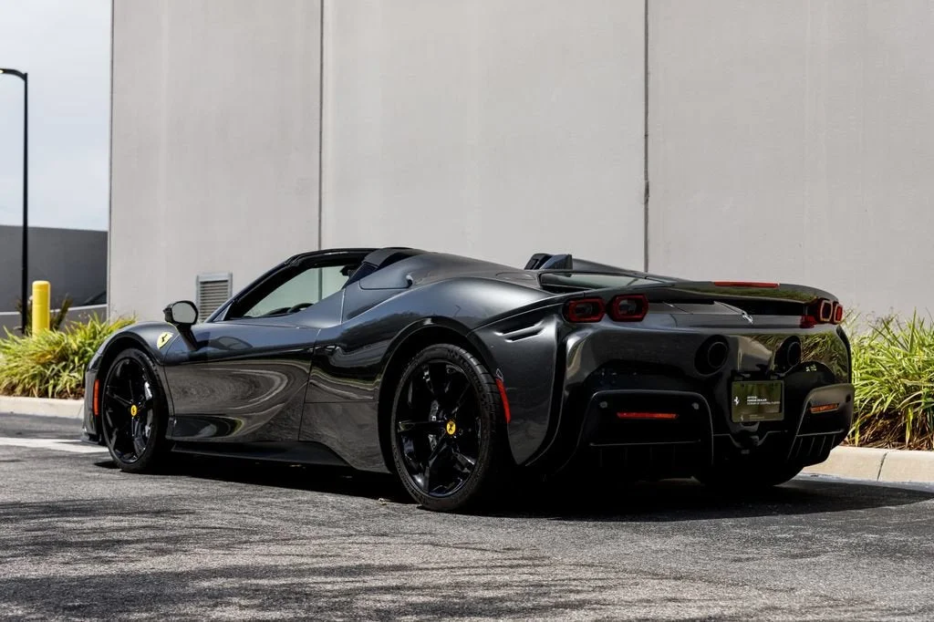 Used 2024 Grigio Silverstone Ferrari  image 40
