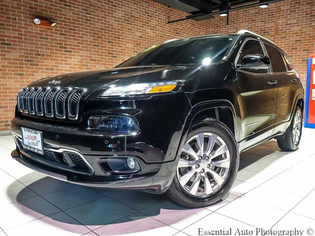 Used 2017 Jeep Cherokee Overland with VIN 1C4PJMJS5HW618880 for sale in Lisle, IL