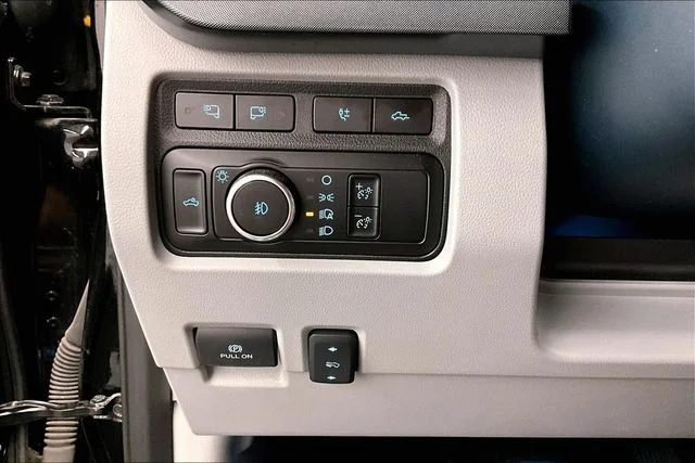 Used 2023 Agate Black Metallic Ford Limited image 40