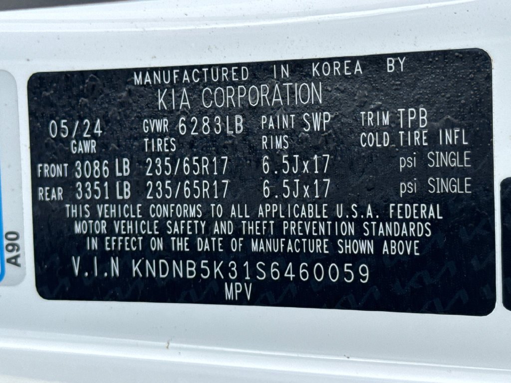 Used 2025 White Kia LXS image 28