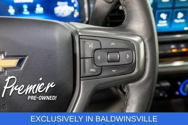 Used 2025 Summit White Chevrolet LT image 21