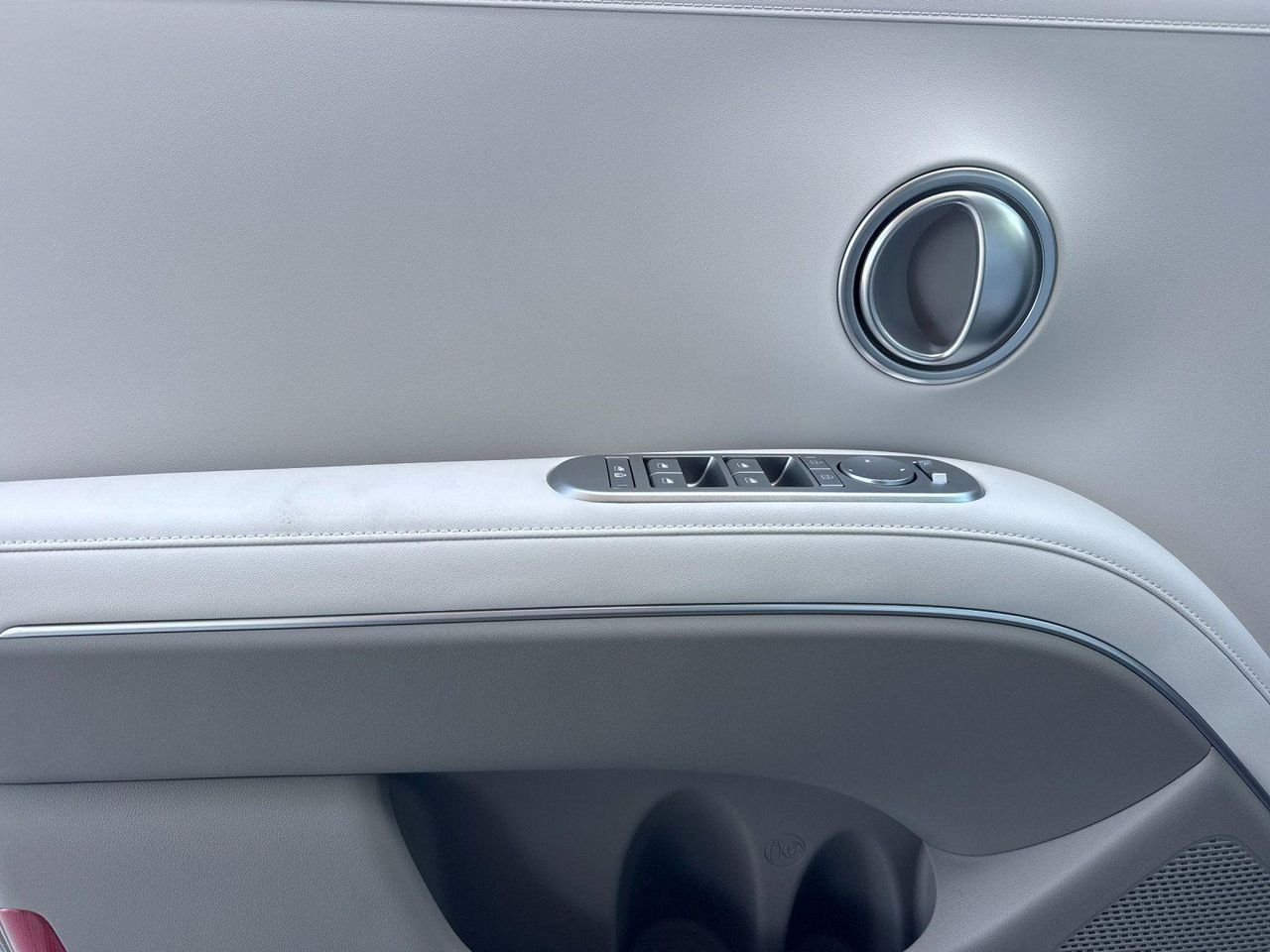 New 2026 Gray Hyundai SEL 8P image 10