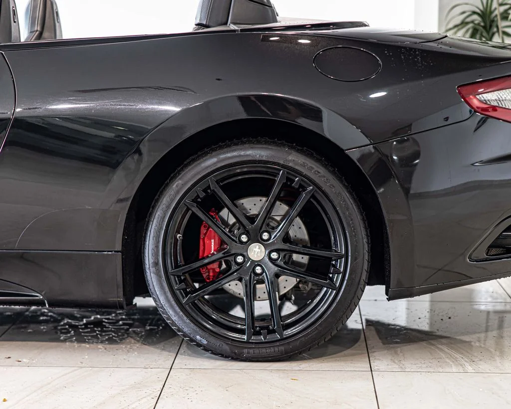 Used 2015 Black Maserati Sport image 7
