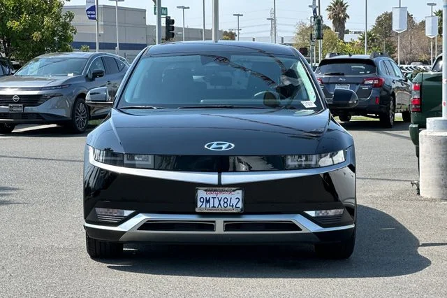 Used 2024 Black Hyundai SEL image 9