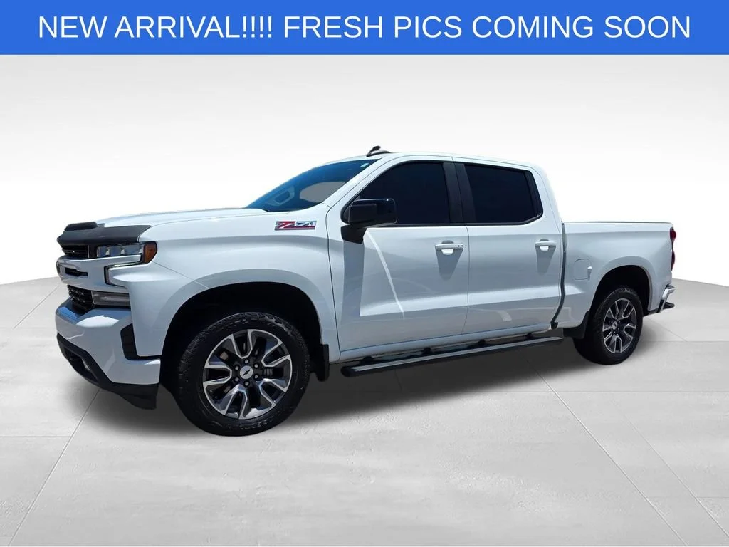 Used 2022 Summit White Chevrolet RST image 2