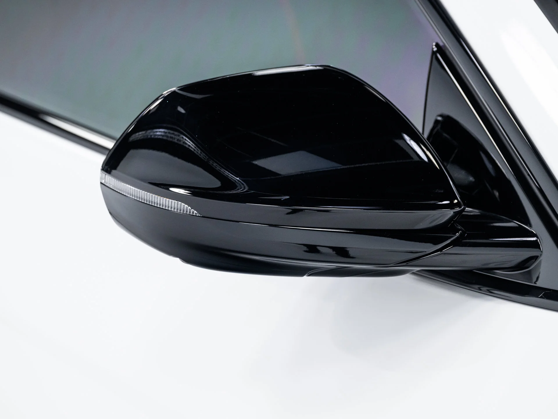 Used 2025  Lamborghini SE image 22
