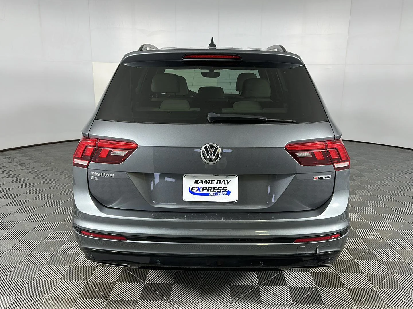Used 2021 Platinum Gray Metallic Volkswagen SE R-Line Black image 31