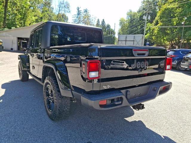 Used 2022 Black Jeep Sport image 6