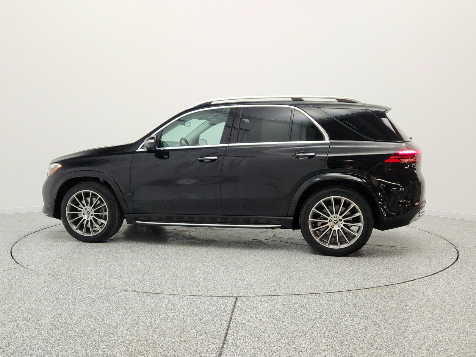 Used 2024 Black Mercedes-Benz GLE 350 4MATIC® SUV image 8
