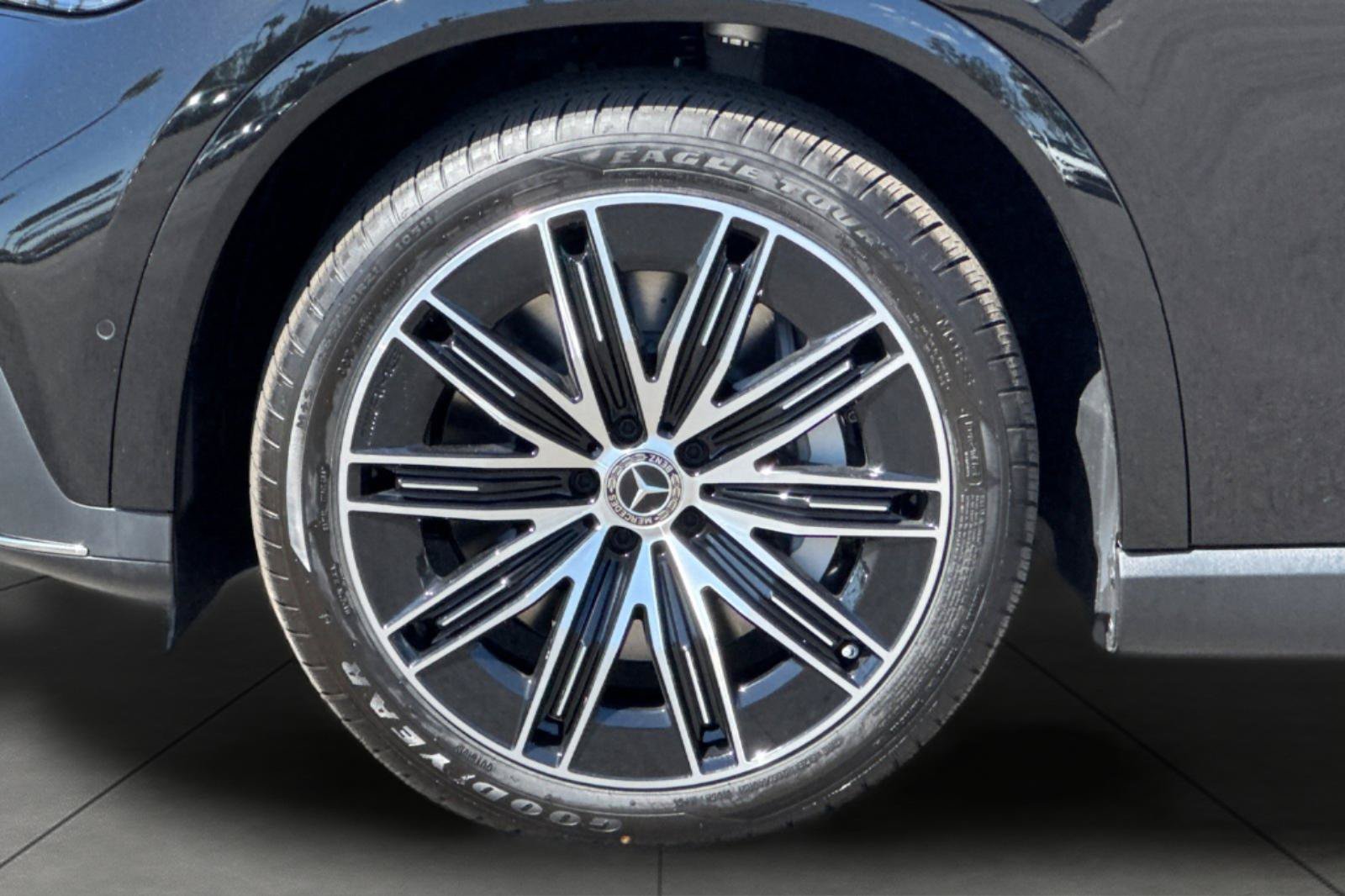 New 2027 Obsidian Black Metallic Mercedes-Benz 320+ SUV image 3