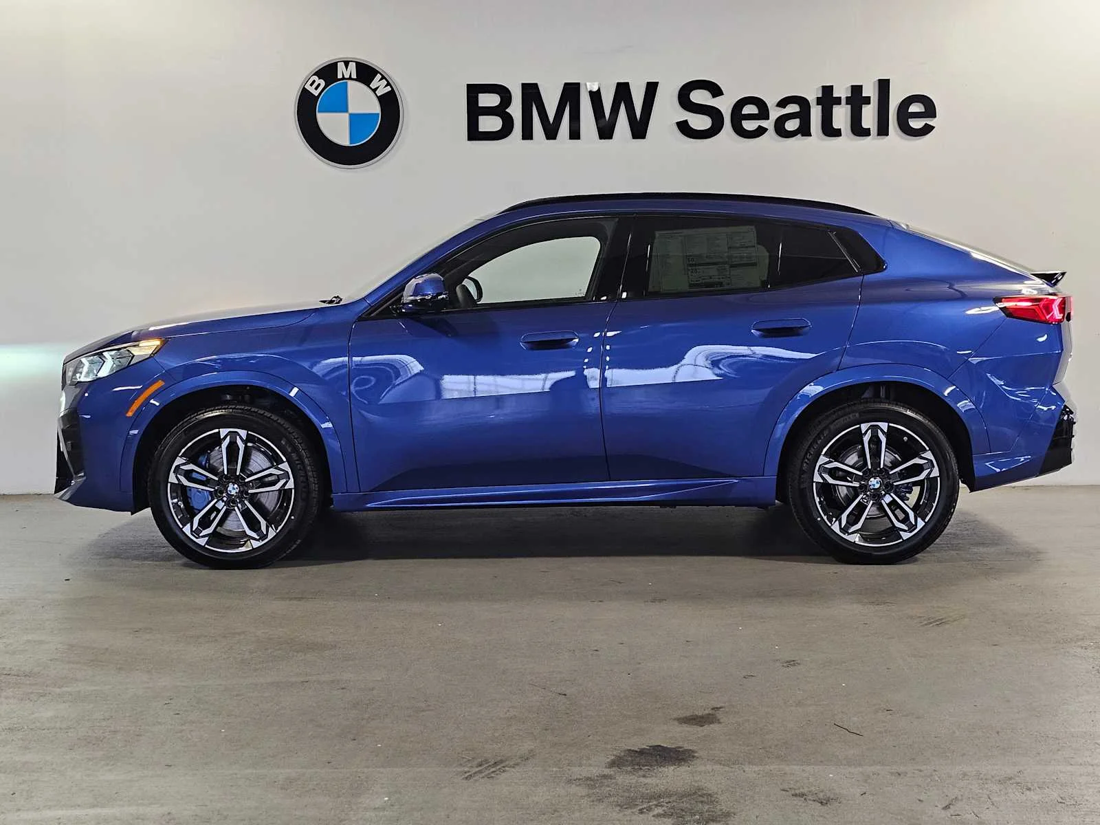New 2026 Portimao Blue Metallic BMW xDrive28i image 3