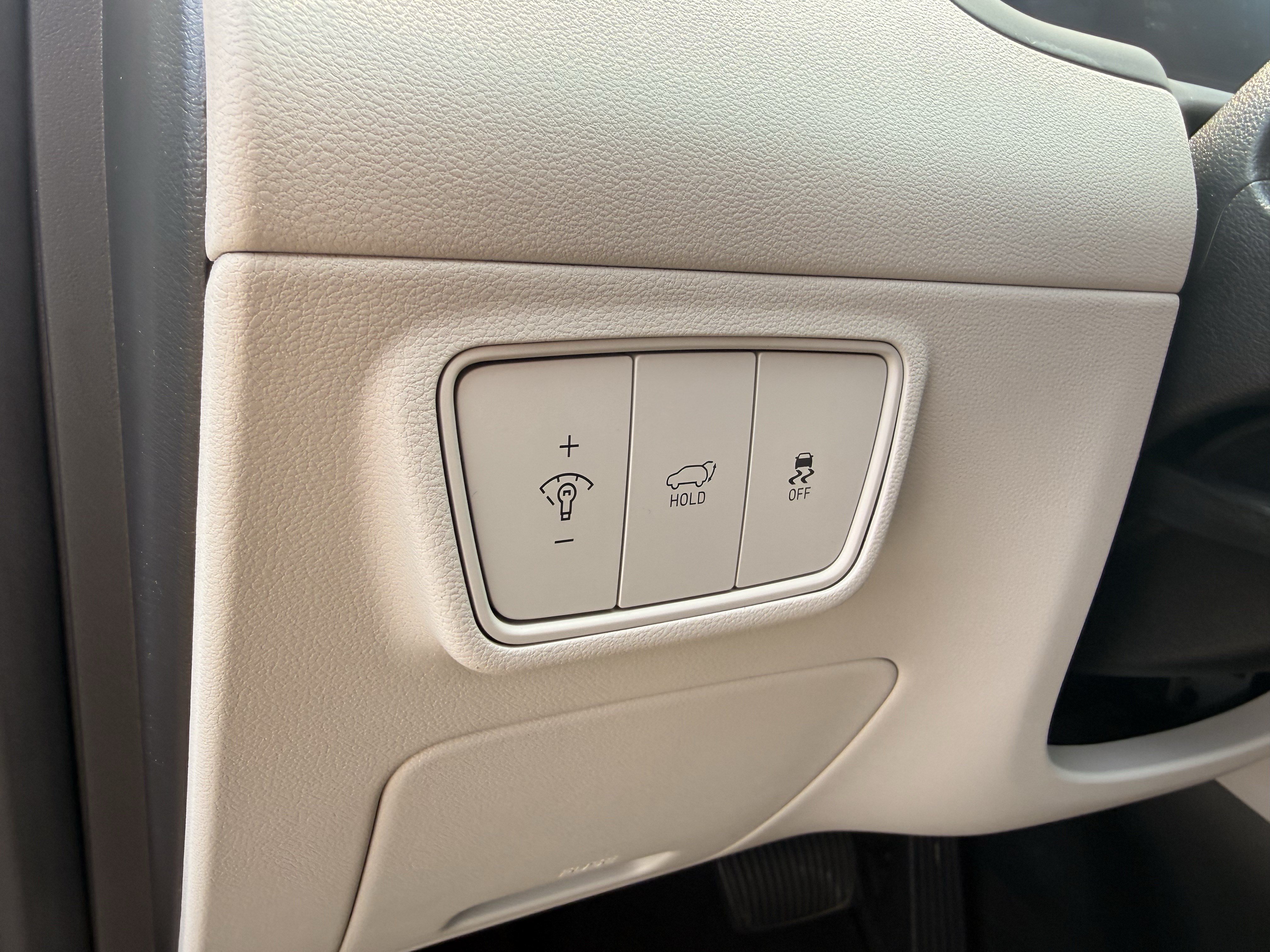 Used 2024 White Pearl Hyundai SEL image 31