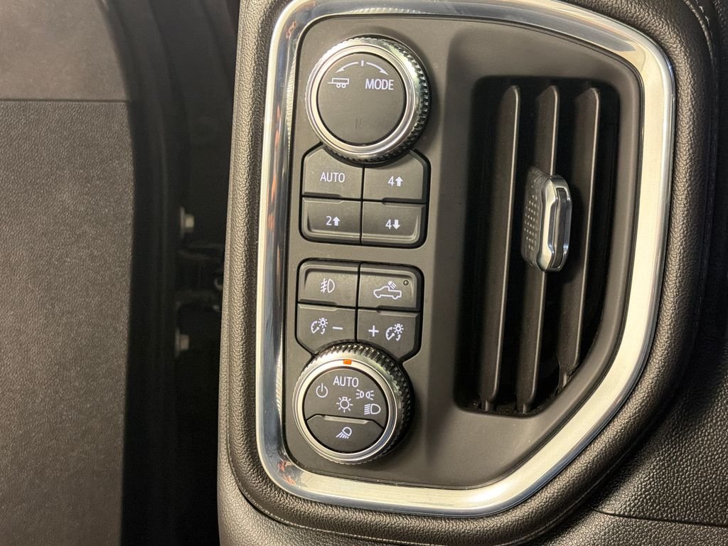 Used 2021 Black GMC SLT image 38