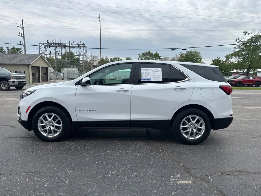 Used 2023 Summit White Chevrolet LT image 4