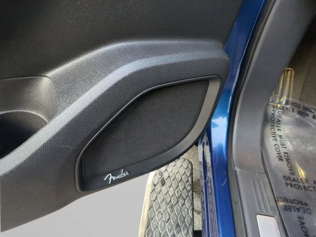 Used 2020 Blue Nissan SL image 17