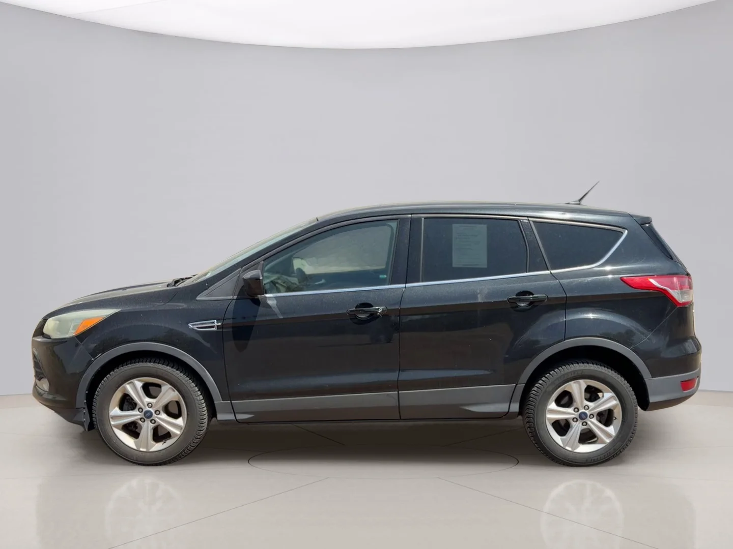 Used 2015 Black Ford SE image 2
