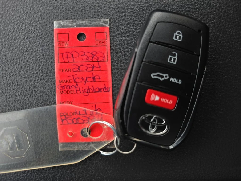 Used 2024  Toyota XLE image 42