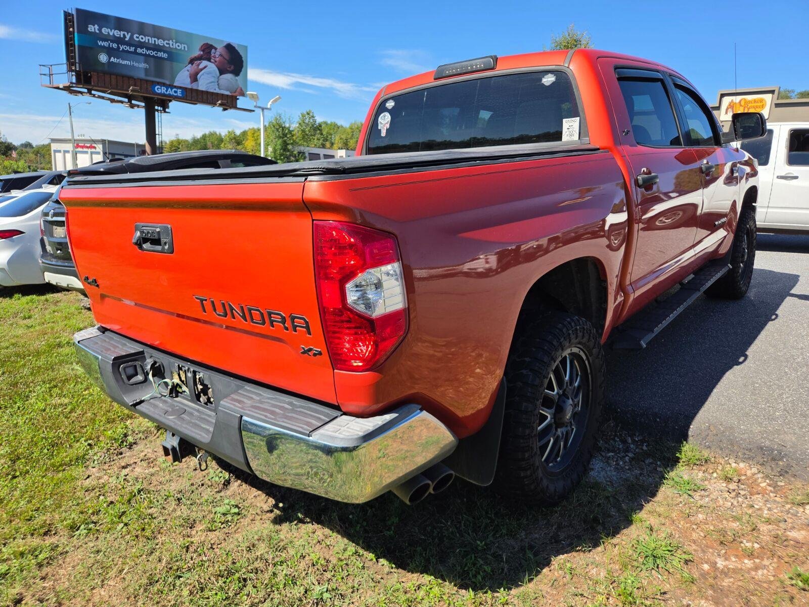 Used 2018 Orange Toyota SR5 image 7