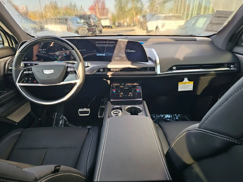 2027 Cadillac VISTIQ Sport - Photo 21