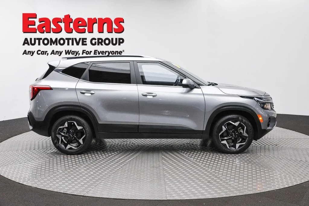 Used 2024 Gray Kia EX image 4