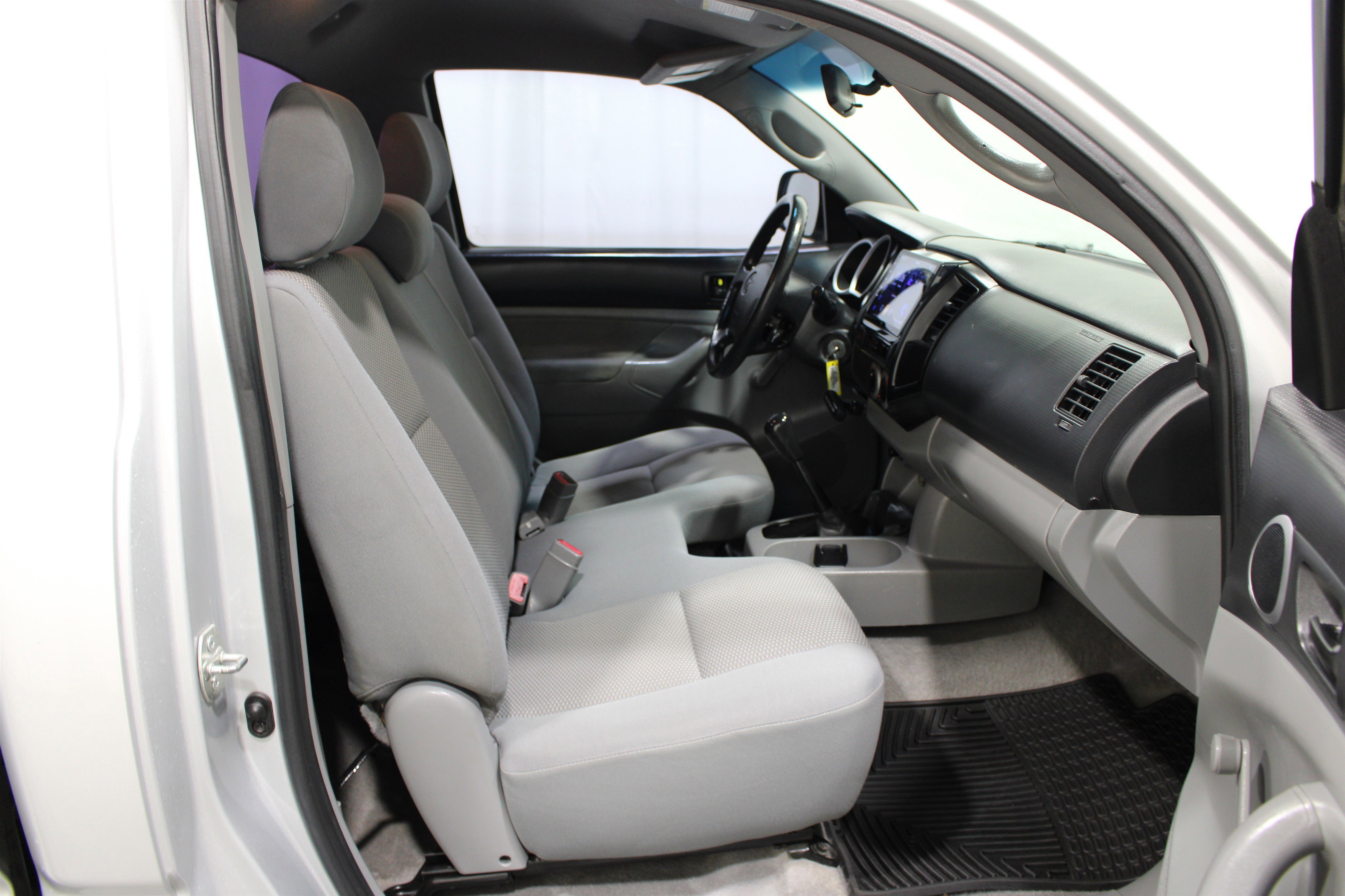 Used 2007  Toyota Base image 16