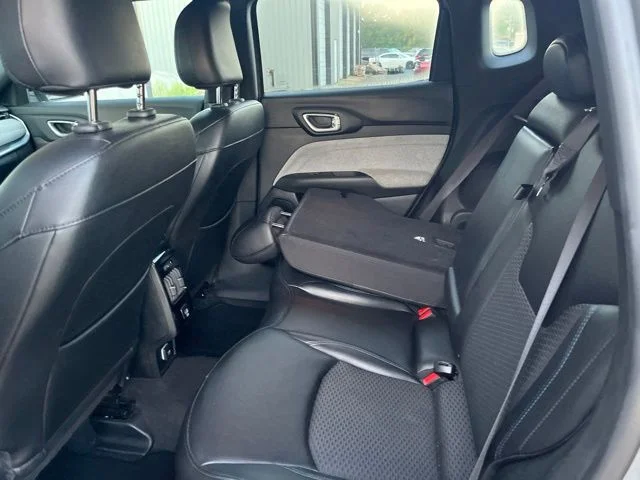 Used 2024 Gray Jeep Latitude image 8