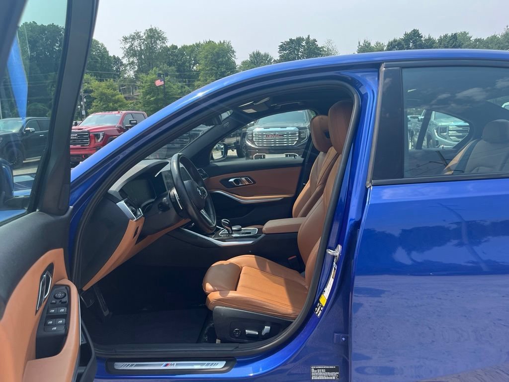 Used 2022 Portimao Blue Met BMW 330i xDrive image 19