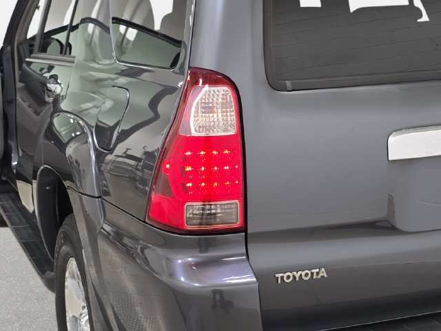 Used 2008 Gray Toyota Sport image 32