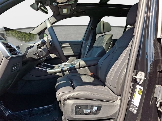 2026 BMW X5 M60i - Photo 11