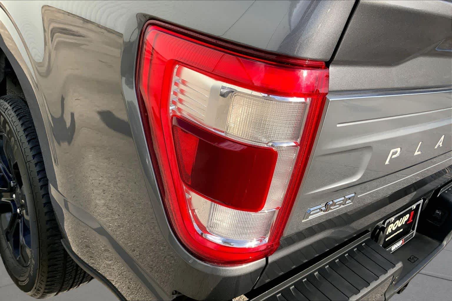Used 2022 Carbonized Gray Metallic Ford Platinum image 27
