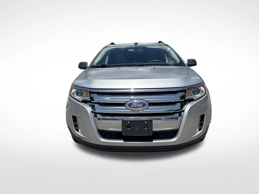 Used 2013 Ingot Silver Ford SE image 3