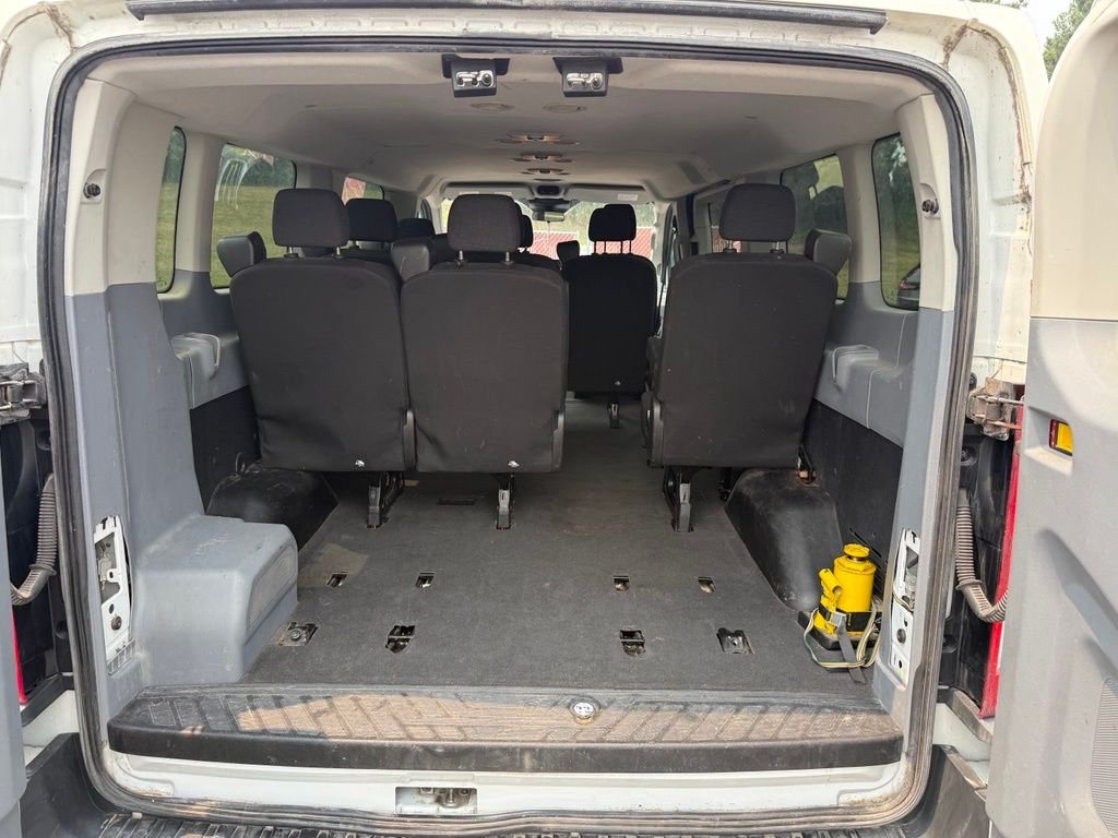 Used 2017 White Ford XLT image 5