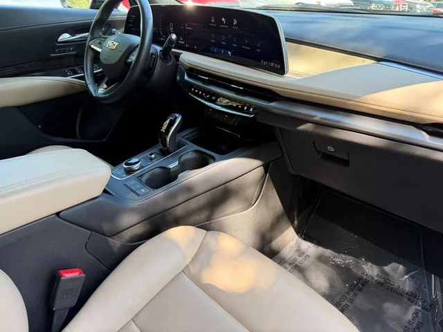 2025 Cadillac XT4 Premium Luxury - Photo 10