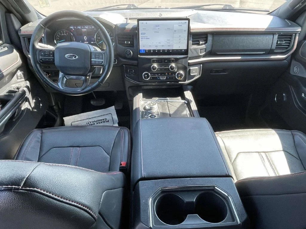 Used 2023  Ford Limited image 11