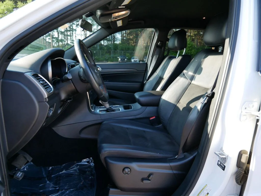 Certified Used 2021 White Jeep Laredo X image 14