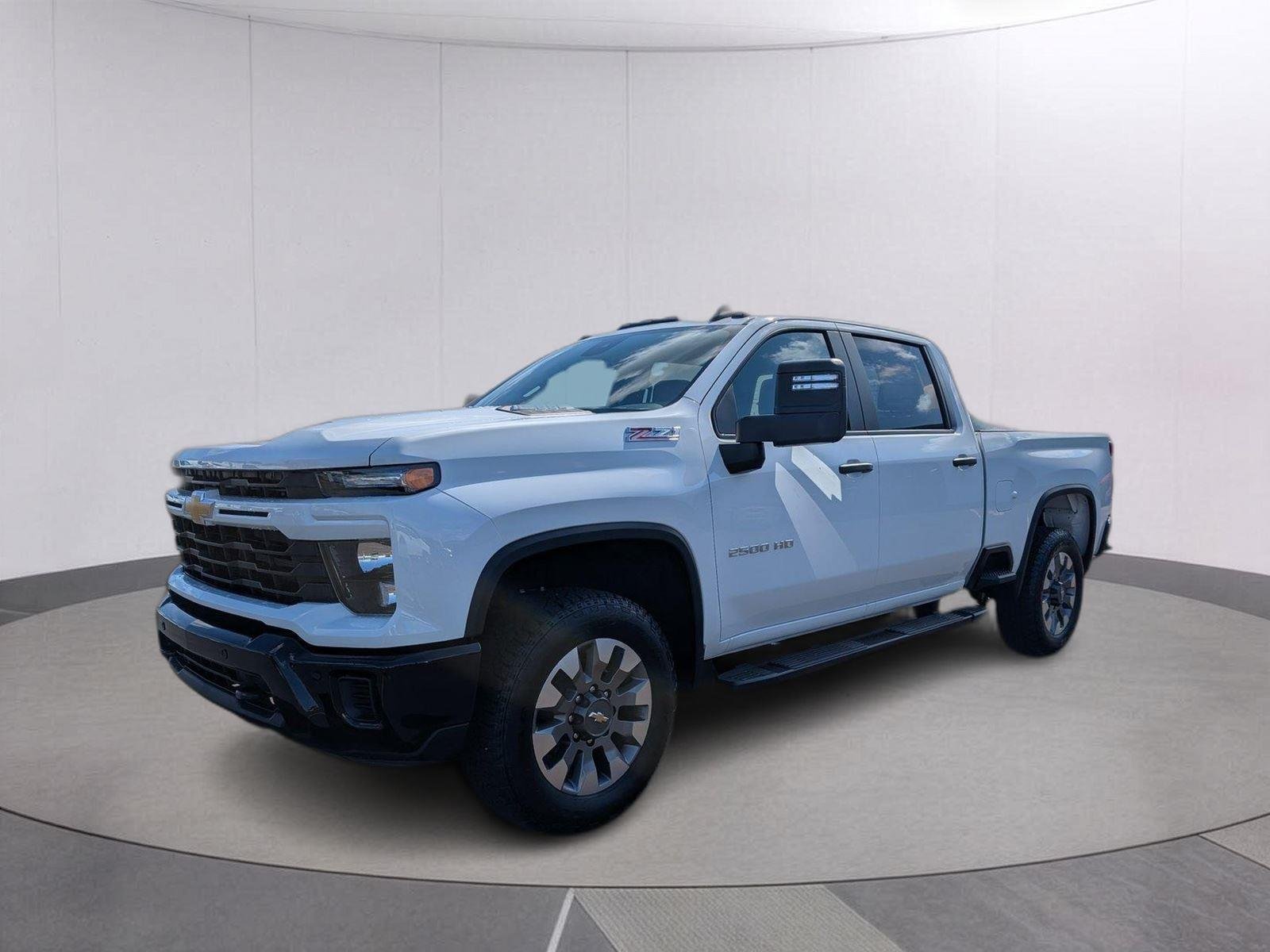 New 2026 Summit White Chevrolet Custom image 7