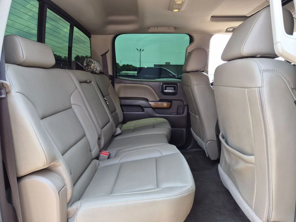 Used 2017 White GMC SLT image 23